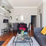 Steps From Hyde Park 2Br 2Bath Sleeps 6