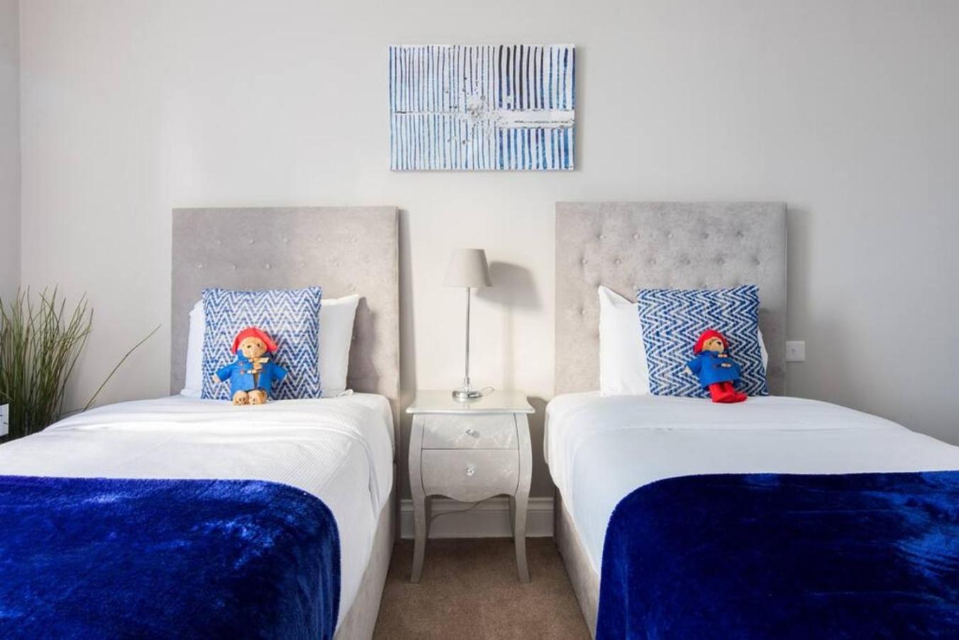 Steps From Hyde Park 2br 2bath Sleeps 6 * London